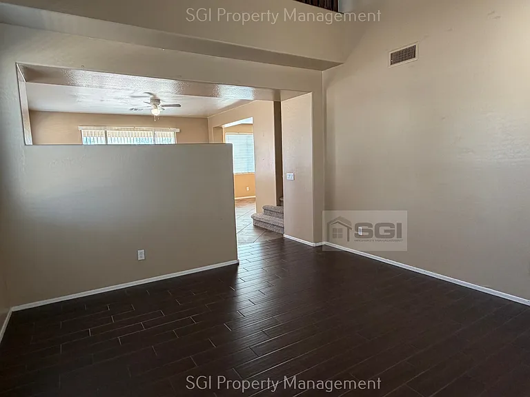 15101 N 173rd Dr — Photo 2