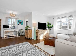 407 W Main St APT 110B, Huntington, NY 11743