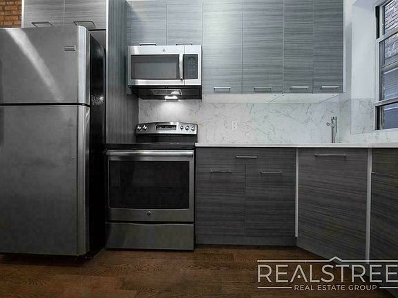 4th image of 890 Jefferson Ave #3RL
