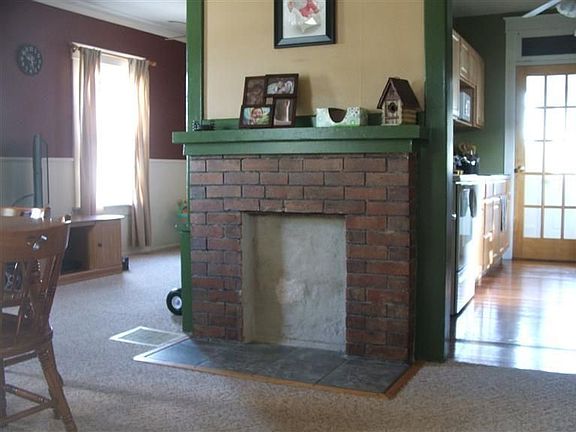3rd image of 86 W Davis St