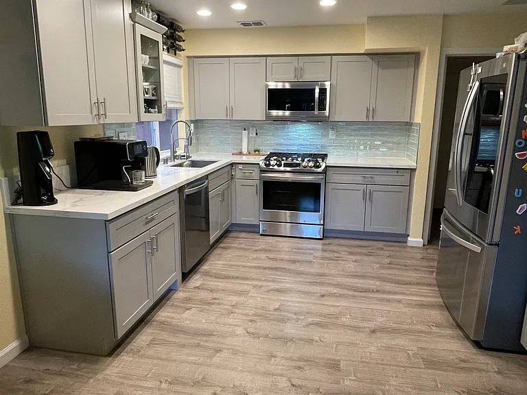 9425 Village Tree Dr — Photo 8