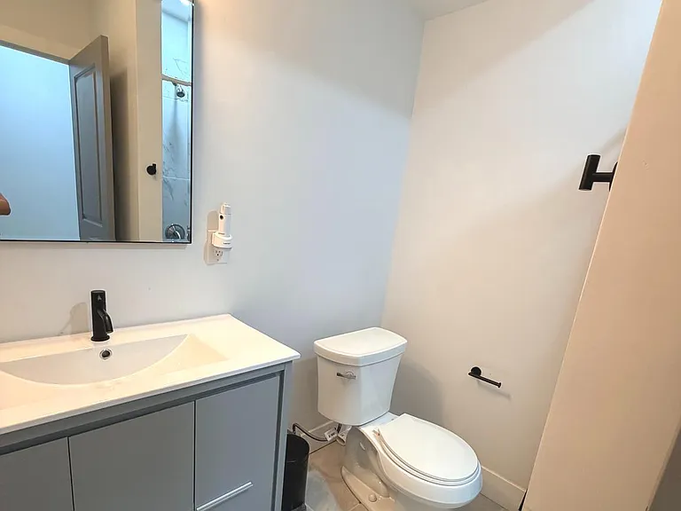 2239 Tasker St — Photo 63