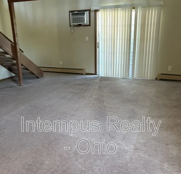 7468 Huntington Dr #6 — Photo 4