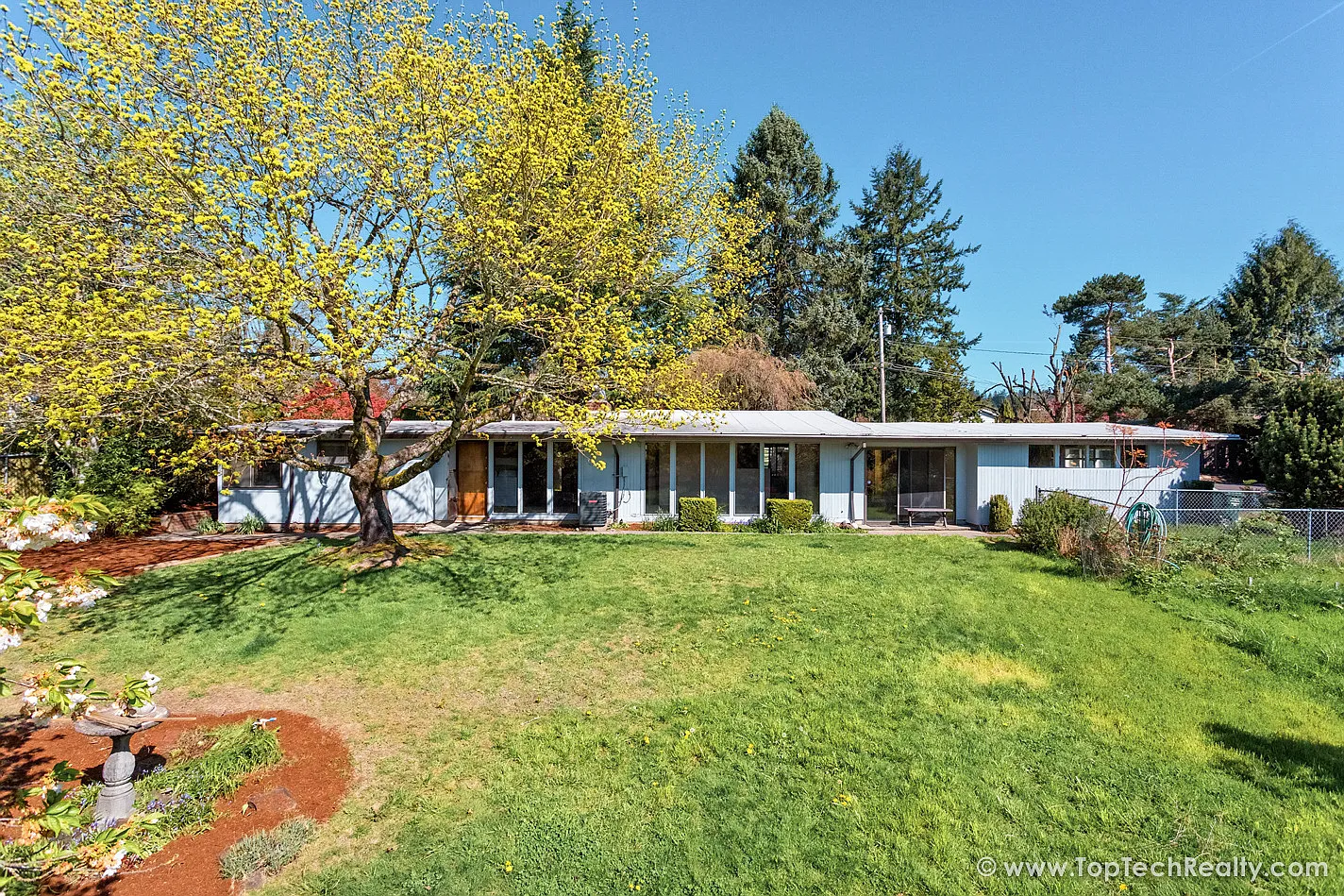 Charming Mid-Century Modern Ranch | 3 Bed | 2 Bath | One-Level Living | Prime Cedar Mill Location... — Photo 2