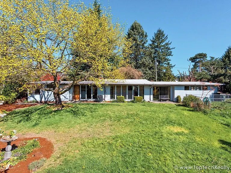675 NW 123rd Ave — Photo 2