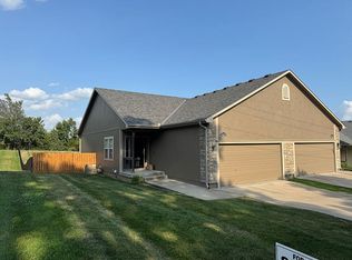 147 Warner Ave, Bonner Springs, KS 66012