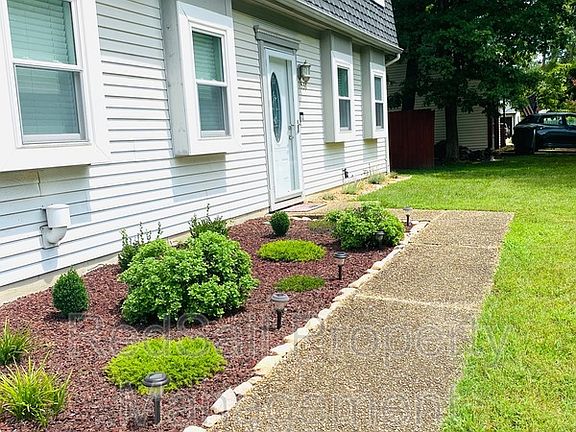 3rd image of 531 Great Park Dr
