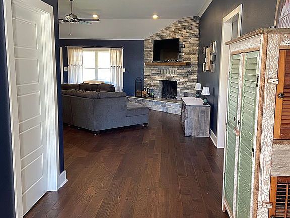 5th image of 106 Elmsley Dr