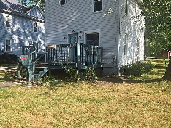 3rd image of 7 Walnut St