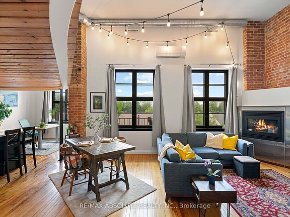 2nd image of 589 Rideau St #404