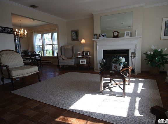 3rd image of 110 Hearthside Dr