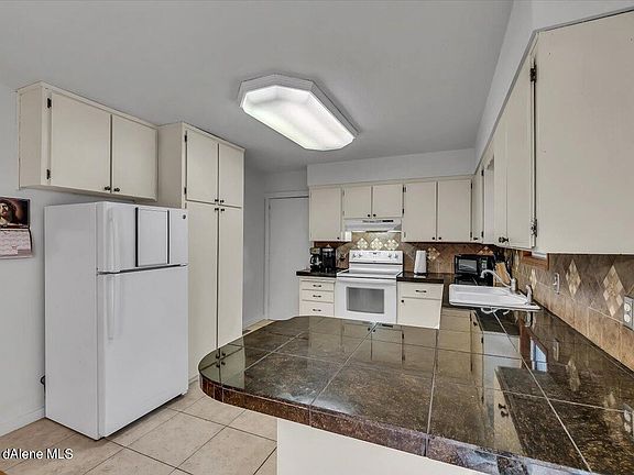 5th image of 4100 E Evergreen Dr