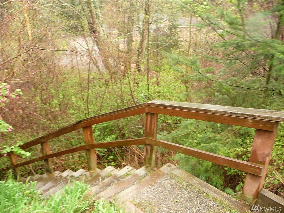 2nd image of 7135 38th Ave SW