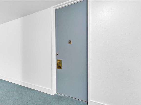5th image of 2655 Edison St APT 209