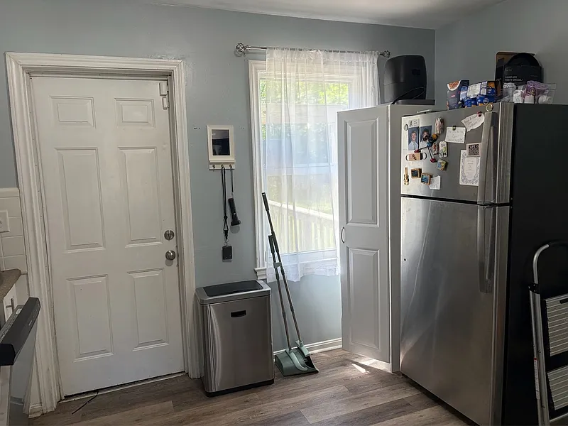 4 bed, 2.0 bath, 1346 sqft, $1,600 — Photo 2