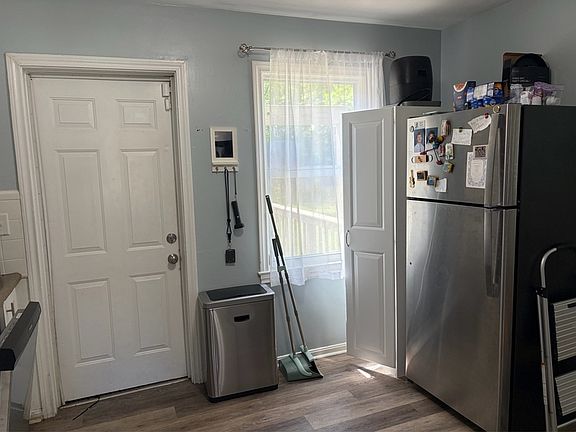 2nd image of 422 Prince St