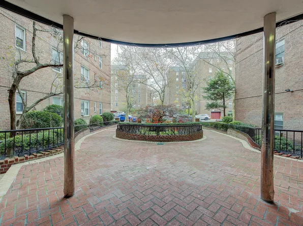 67-12 Yellowstone Boulevard image 31 of 31