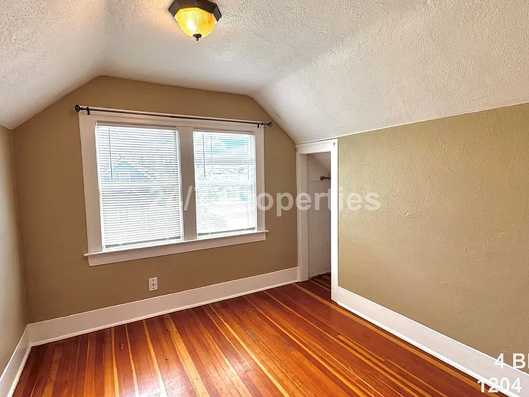 1204 NE 62nd Ave — Photo 12