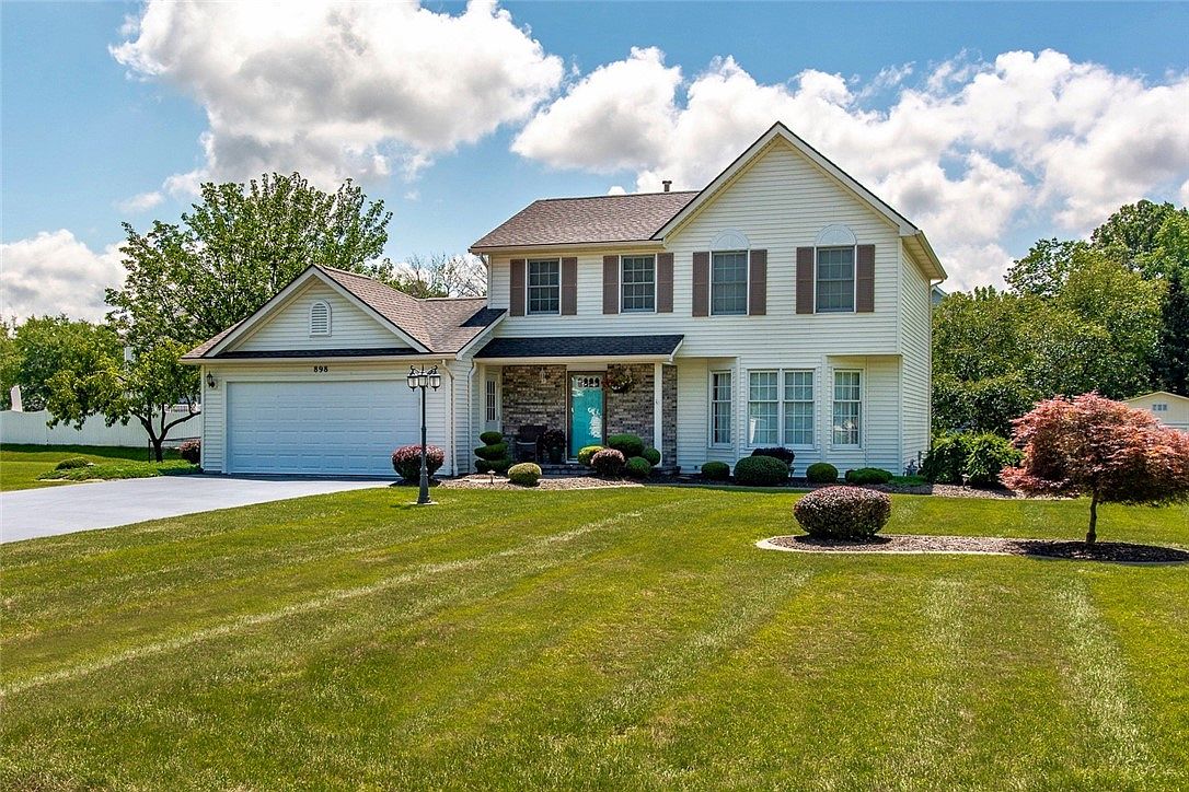 898 Meadow Ridge Ln, Webster, NY 14580 | Zillow