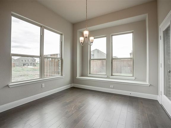 5th image of 4535 Frost Ave