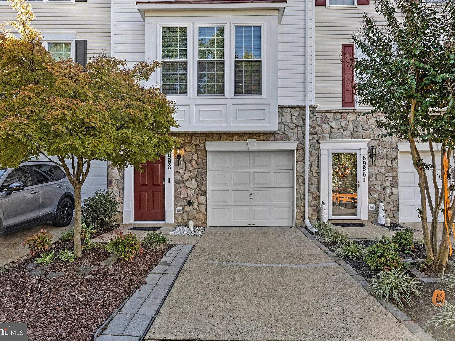 2 bed, 4.0 bath, 1496 sqft, $3,200 — Photo 4