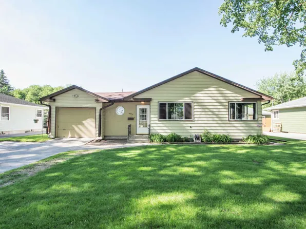 409 21st Ave N, Fargo, ND 58102