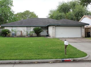 16710 Blackhawk Blvd, Friendswood, TX 77546