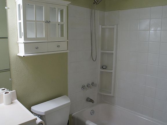5th image of 6649 E Belleview St