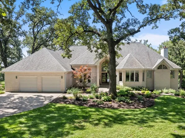 49W693 Hinckley Rd, Big Rock, IL 60511