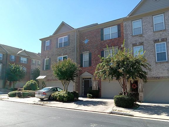 3rd image of 3204 Greenwood Oak Dr