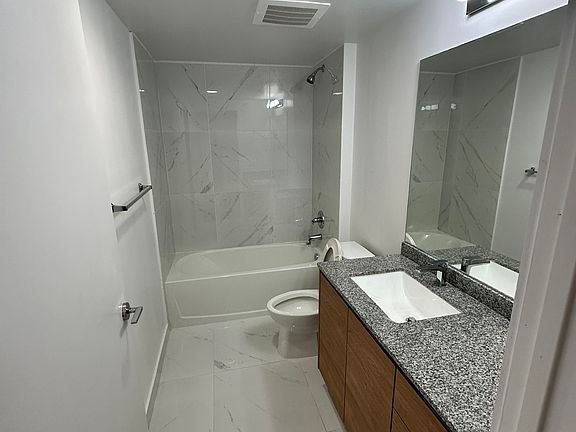 4th image of 398 NE 5th St #D5012