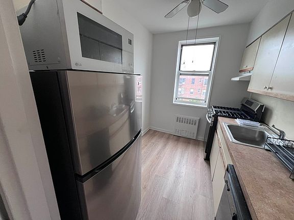 5th image of 2900 Ocean Ave APT 6B