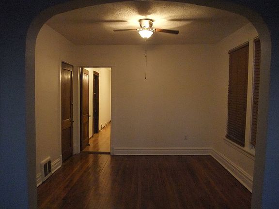 4th image of 3645 N Whipple St #2