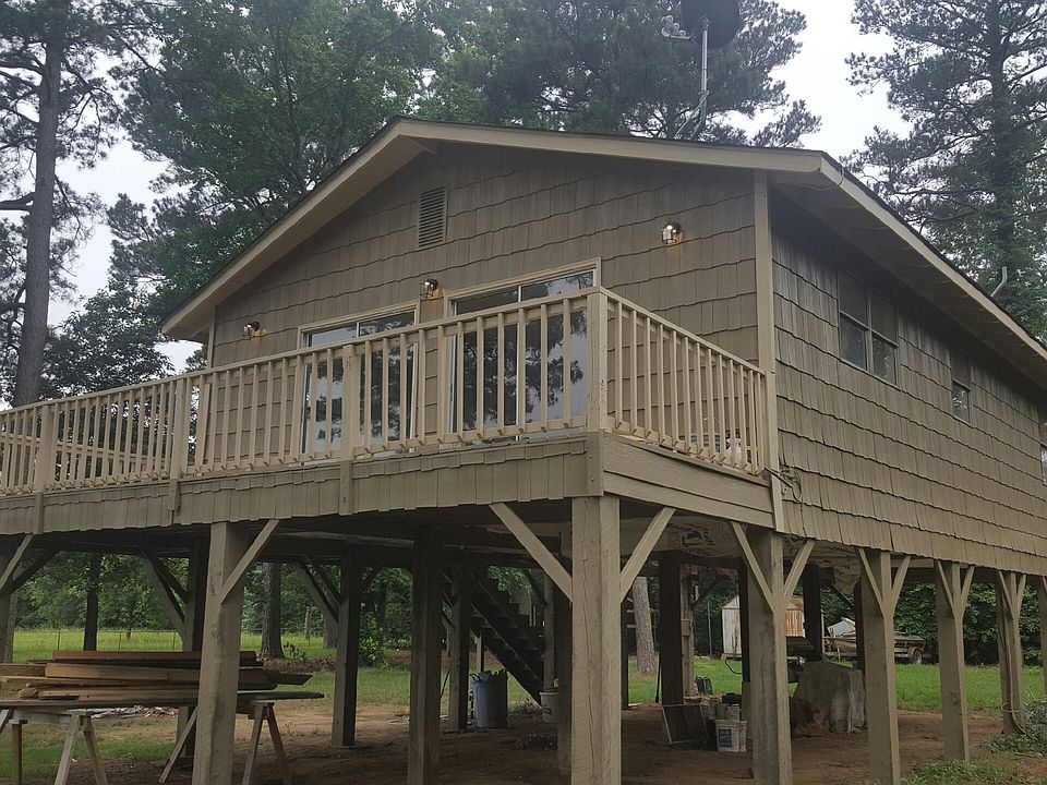 Renovated and painted 9 acre