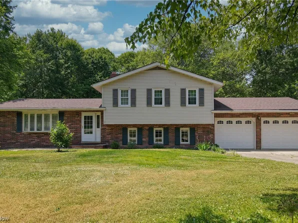 7150 Chestnut Dr, Walton Hills, OH 44146