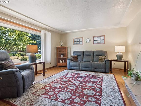 5th image of 1037 NE 108th Ave