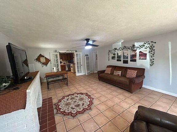 4th image of 2402 26th St