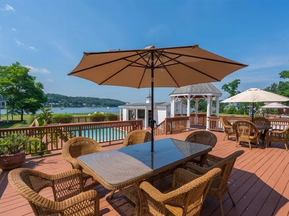 34 Quincy Avenue, Bayville, NY 11709