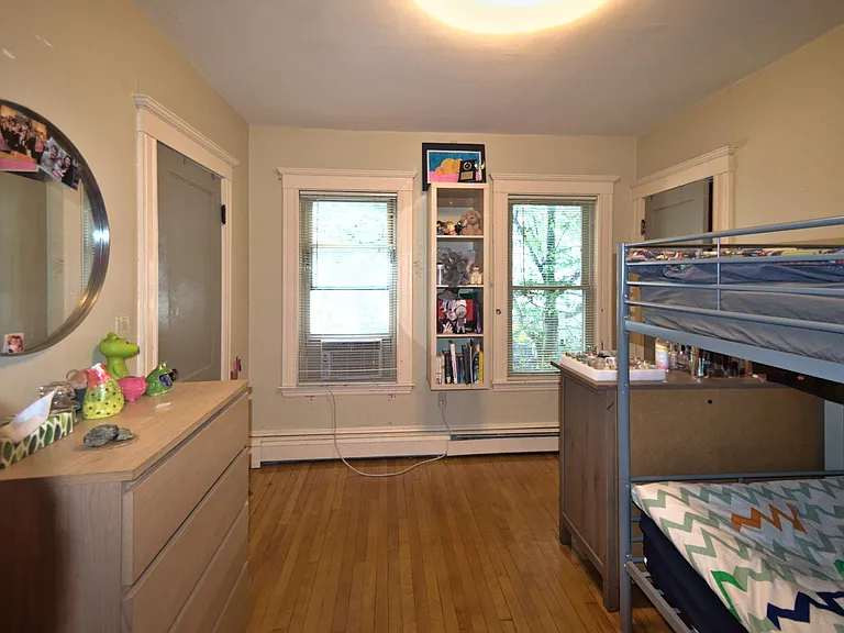 49 Russell Rd — Photo 10