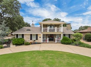 4018 Crescent Dr, Granbury, TX 76049