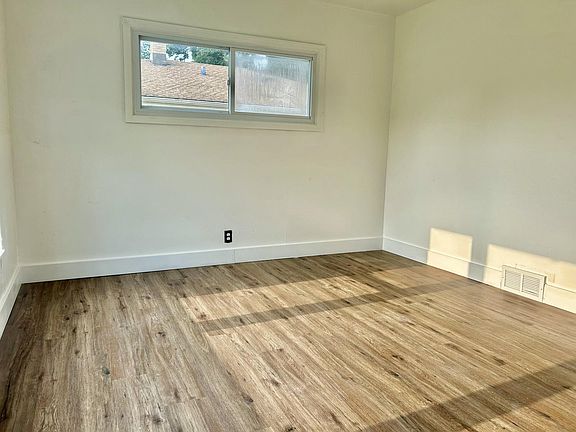 3rd image of 5037 N 74th St