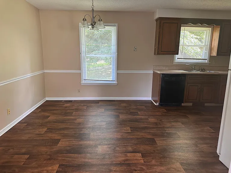 1847 Palamino Dr — Photo 16