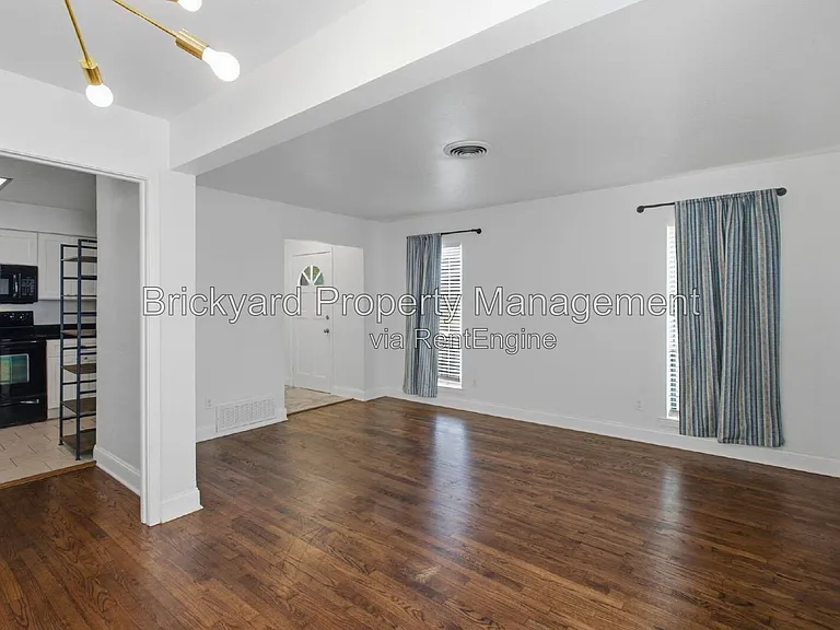 4126 Justice Ln — Photo 8
