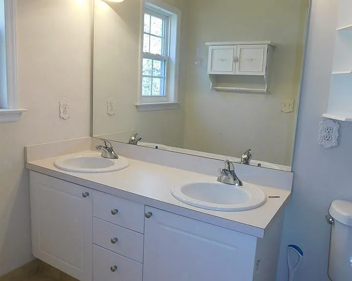 2008 Metacomet Way — Photo 16