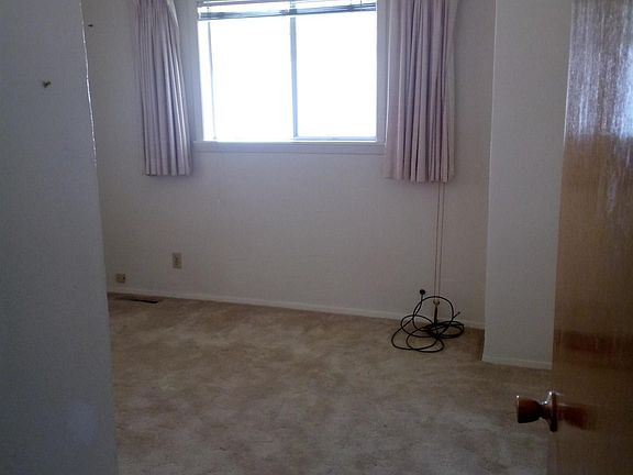 3rd image of 417 N 3rd St