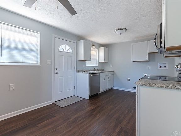5th image of 4010 Woodcliffe Ave