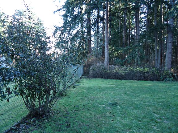 5th image of 992 NE Pennington Loop
