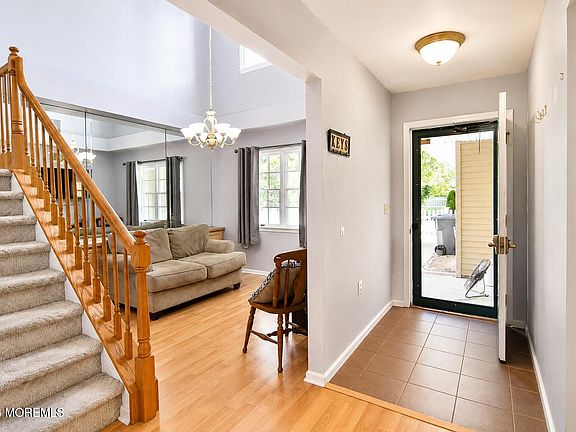 3rd image of 6 Cherrywood Circle
