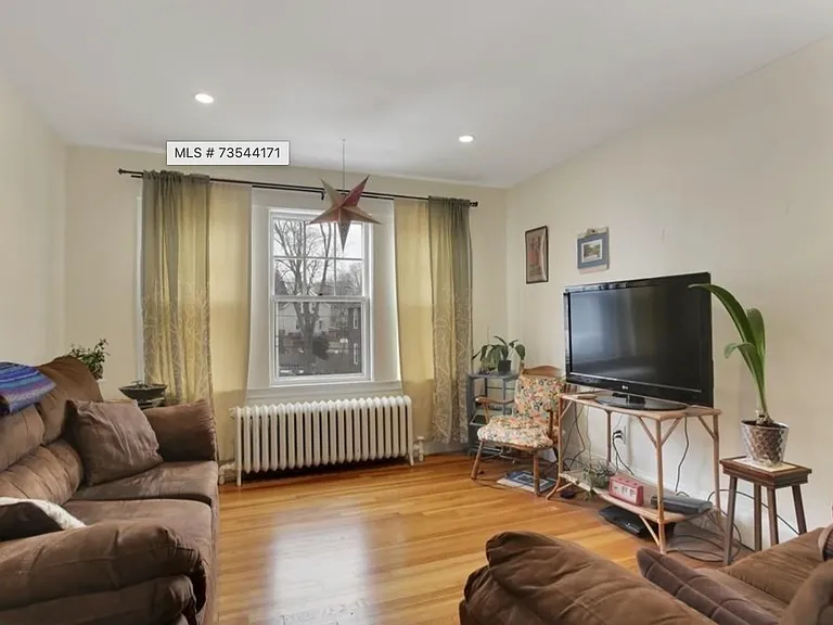 35 Manning St #2 — Photo 6