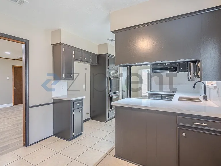 9006 Weymouth Dr — Photo 13